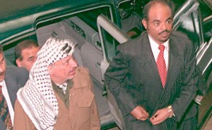Ethiopian President Meles Zenawi (R) and PLO chair