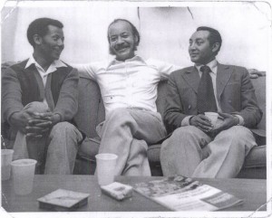 ጌታቸው ኃይለ ማርያምና በዓሉ ግርማ ከጋራ ጓደኛቸው ጋር