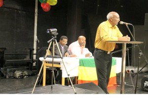 አቶ ቸኮል ጌታሁን ንግግር ሲያደርጉ