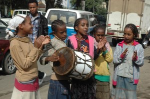 የዛሬዎቹ ‹‹አበባ አየሽ ሆይ›› እና ‹‹ሆያሆዬ››