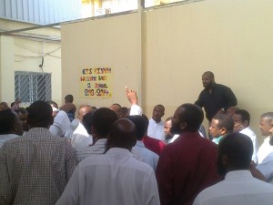 በሳውዲ ወላጆችና የኤምባሲ ኃላፊዎች ተካርረዋል