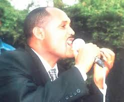 ስደተኛው ዘፋኝ በሳውዲ በርሃ …