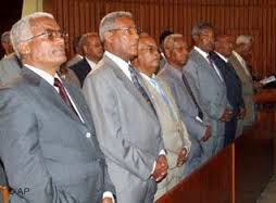 ይሻል መጣ ብዬ ምርኩዝ አስጨበጨ መንገድ ያሳየሁት፣ ለካ ሌላም አይደል ‘ደርጉ’ን ኖሯል እና ‘ኢህአዲግ’ ነው ያልኩት
