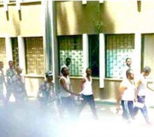 “የማረሚያ ቤቱ ኃላፊዎች እስካልተቀየሩ ድረስ ሕይወታችን የከፋ አደጋ ላይ ነው”